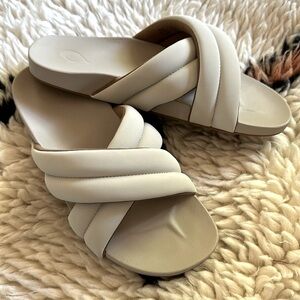 Olukai Hila Water Resistant Slide Sandal Cloudy size 8